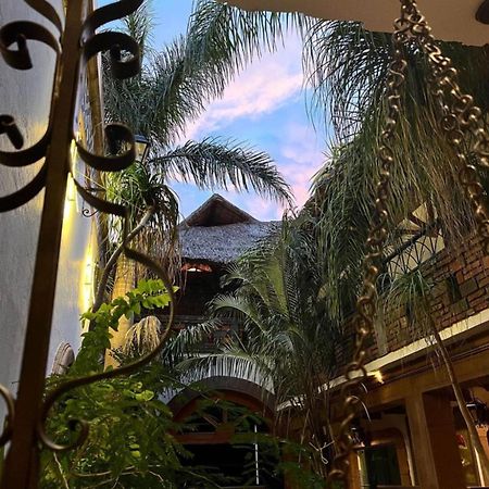 ホテル Casa Carmona 33 ケレタロ エクステリア 写真