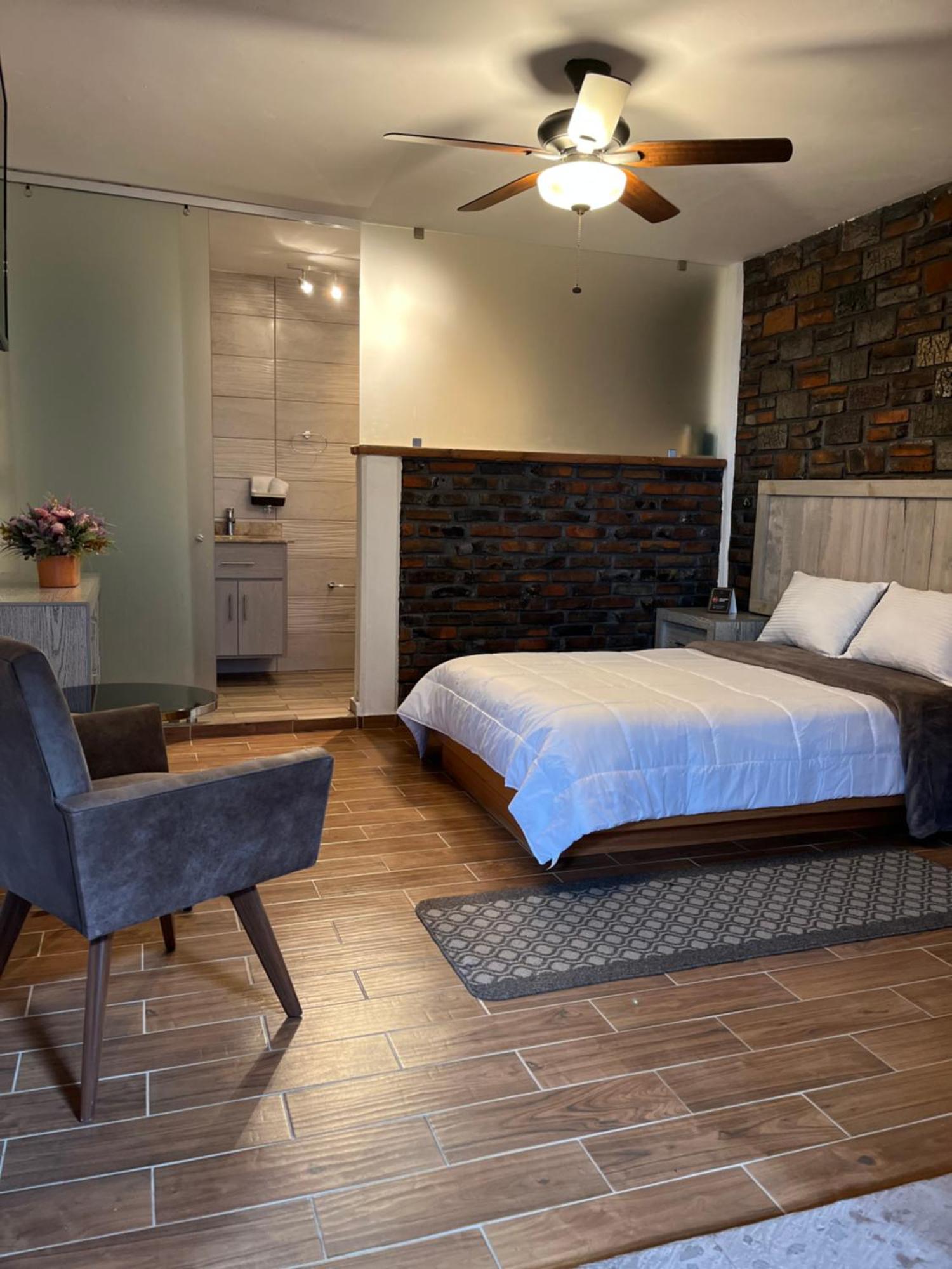 ホテル Casa Carmona 33 ケレタロ エクステリア 写真
