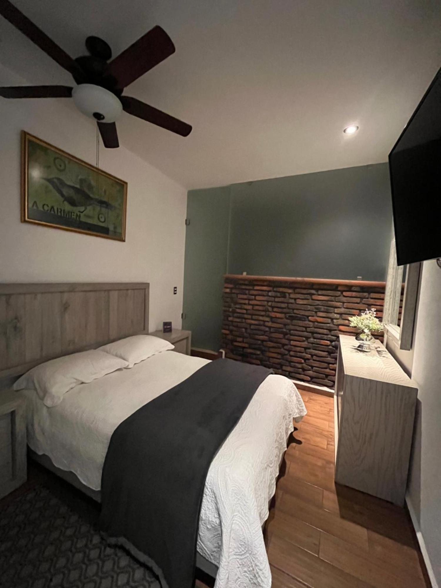 ホテル Casa Carmona 33 ケレタロ エクステリア 写真