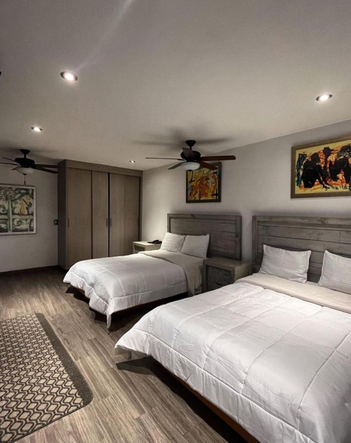 ホテル Casa Carmona 33 ケレタロ エクステリア 写真