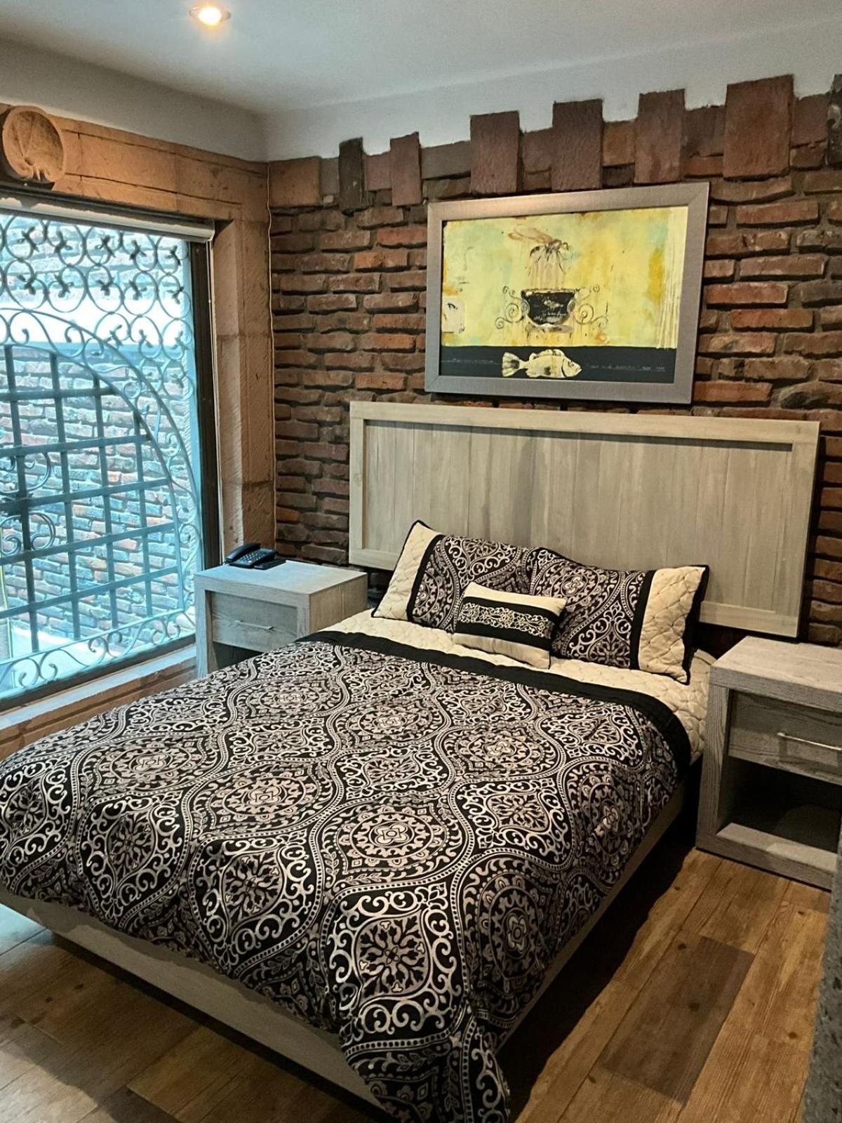 ホテル Casa Carmona 33 ケレタロ エクステリア 写真
