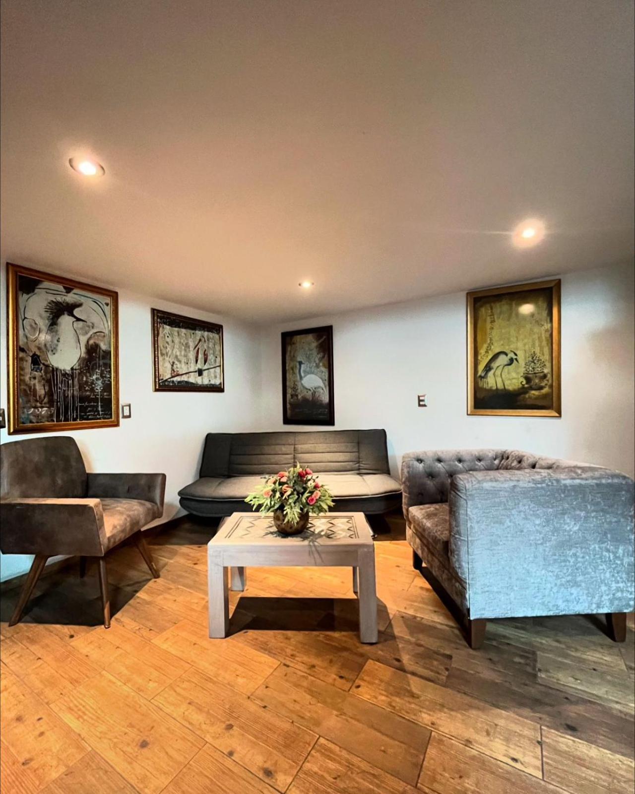 ホテル Casa Carmona 33 ケレタロ エクステリア 写真