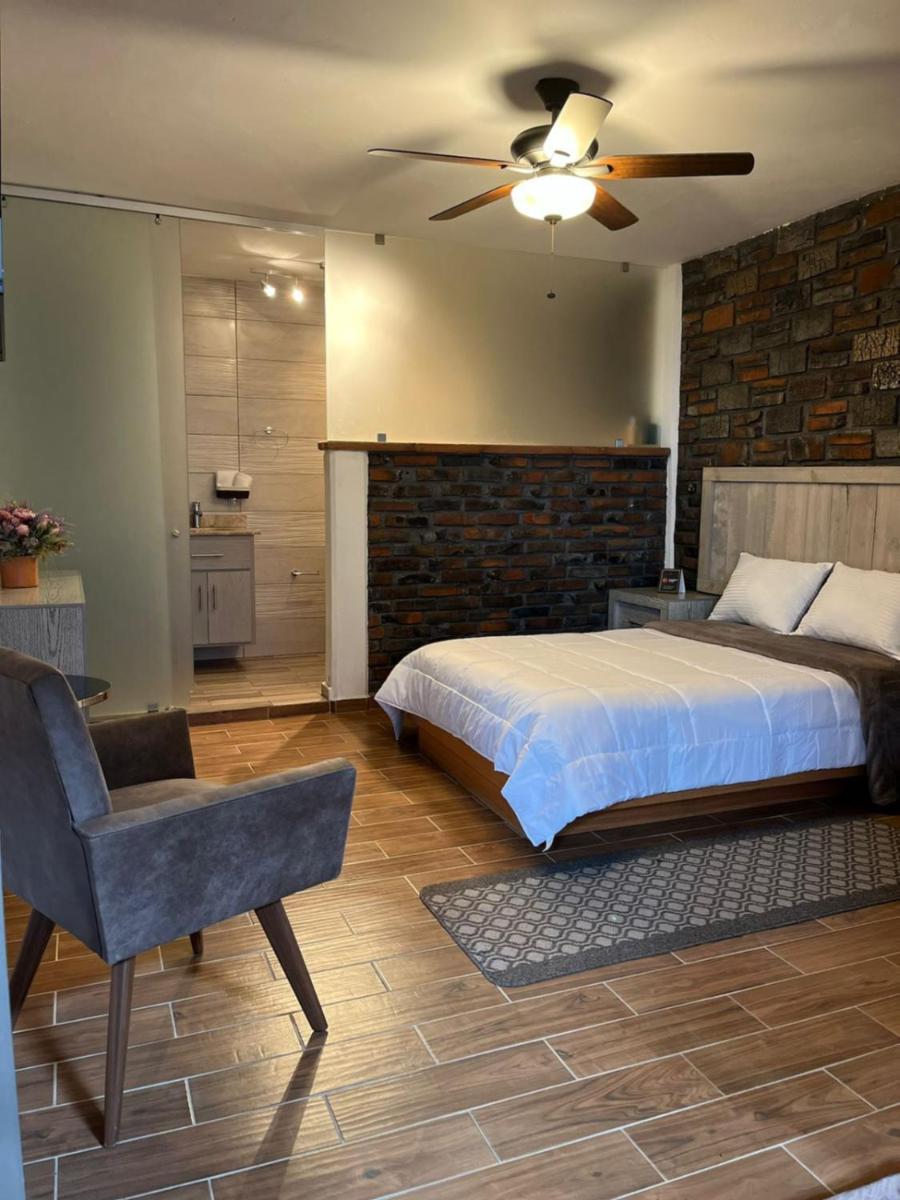 ホテル Casa Carmona 33 ケレタロ エクステリア 写真