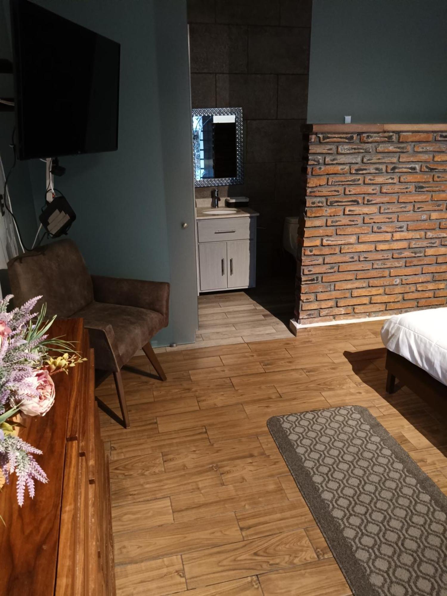 ホテル Casa Carmona 33 ケレタロ エクステリア 写真