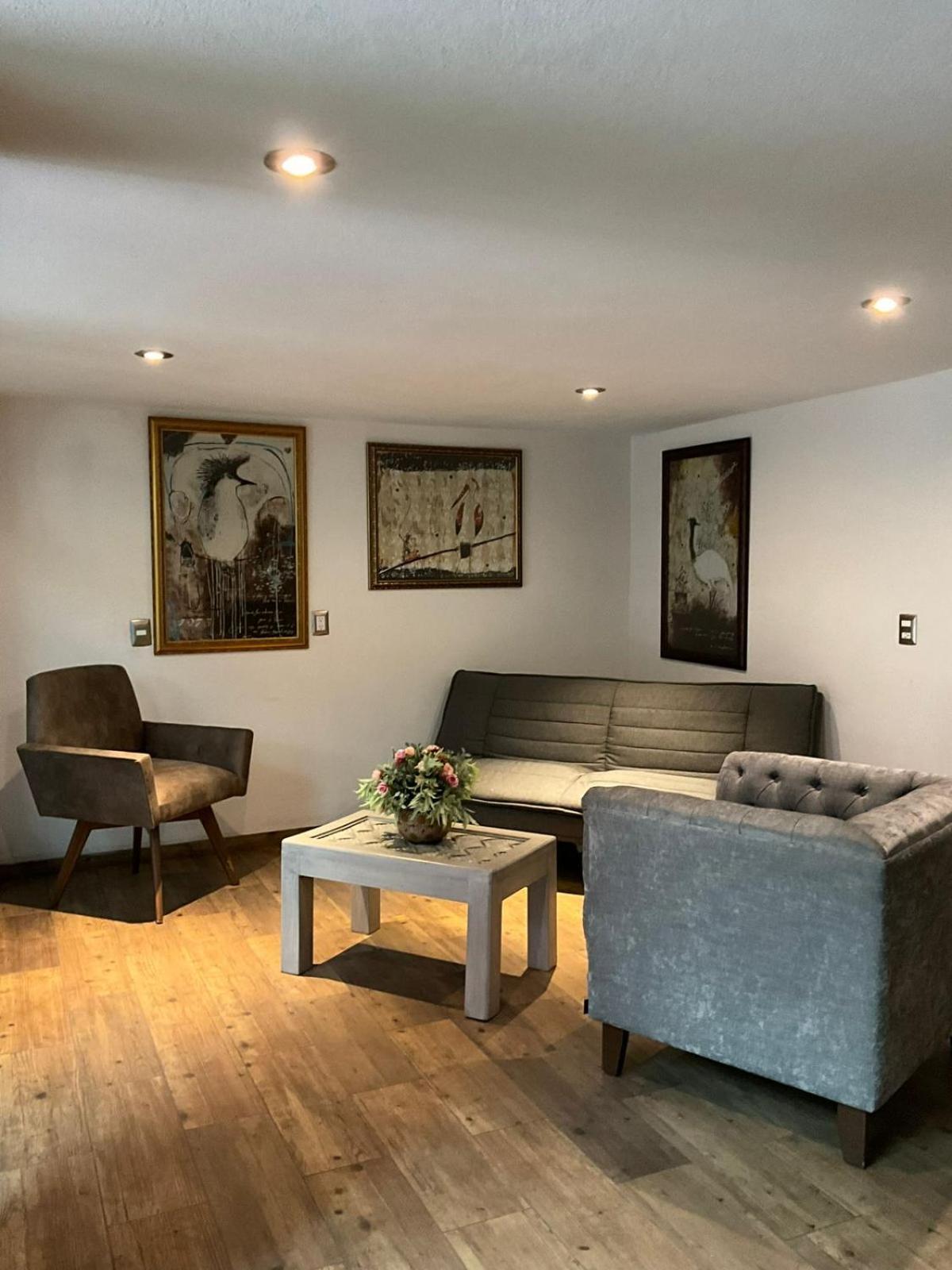ホテル Casa Carmona 33 ケレタロ エクステリア 写真